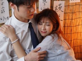 Bạn gái lảo đảo gạ tình chàng trai số hạnh phúc